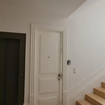 Merc Estudio 245 * Porto